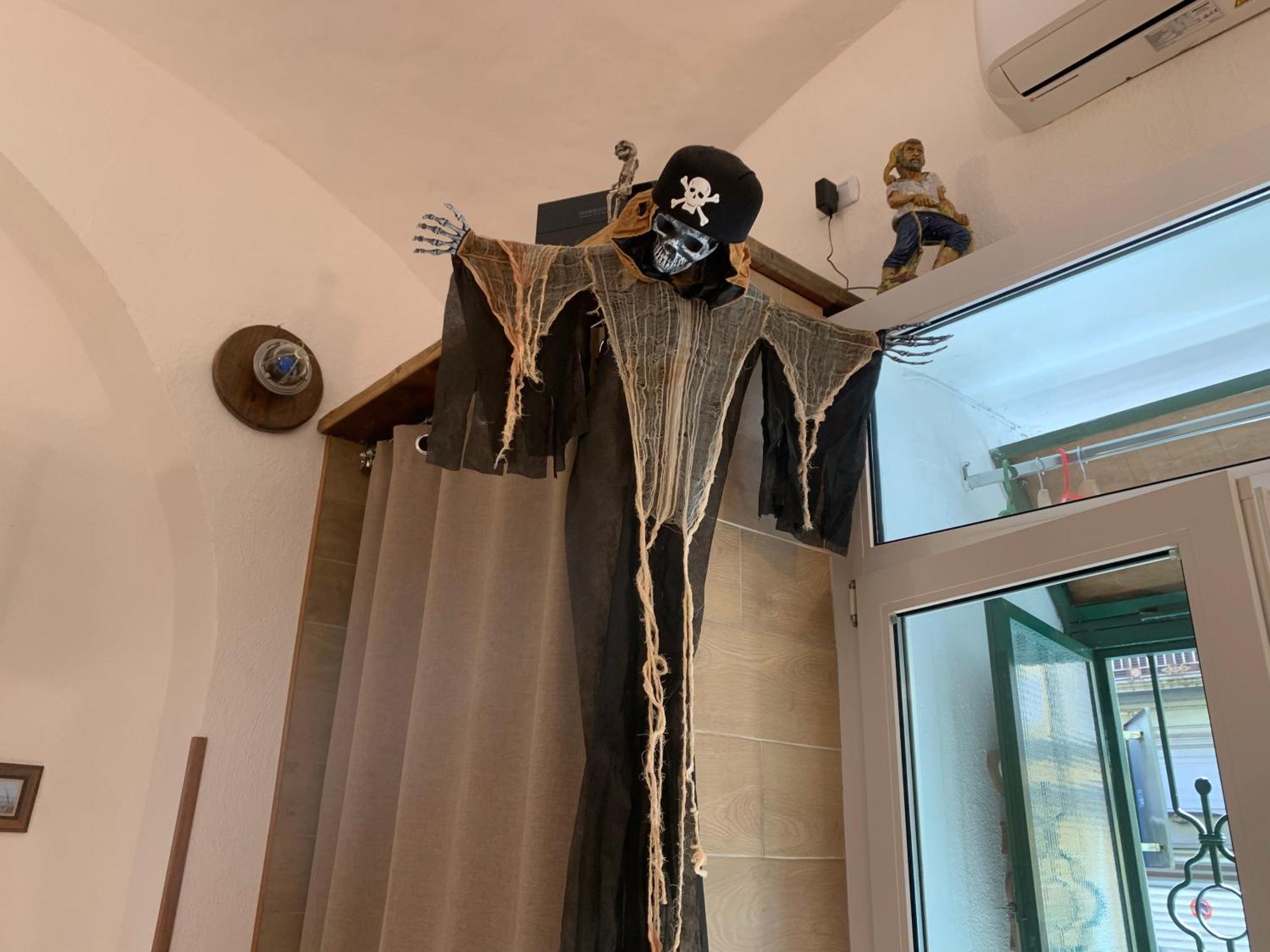 La Tana Dei Pirati Napels